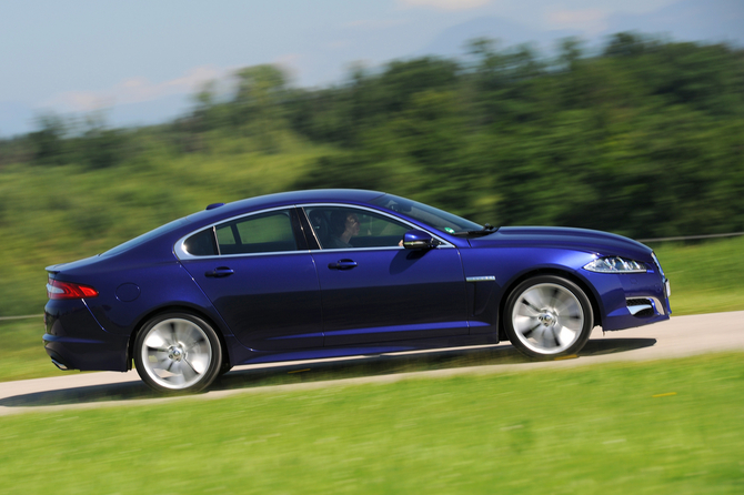 Jaguar XF 3.0D V6 S Portfolio Jaguar XF 3.0D V6 S Portfolio