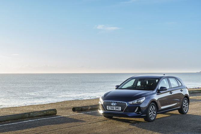 Hyundai i30 1.6 CRDi Comfort Hyundai i30 1.6 CRDi Comfort