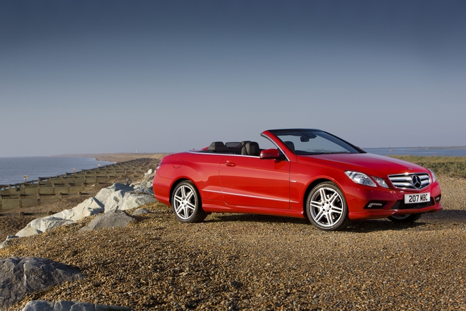 Mercedes-Benz E220 Cabriolet CDI BlueEFF. SE Mercedes-Benz E220 Cabriolet CDI BlueEFF. SE