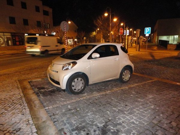 Toyota iQ 1.0 Toyota iQ 1.0