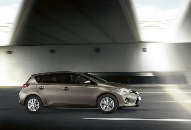 The new Auris will be available in regular and wagon variants The new Auris will be available in regular and wagon variants