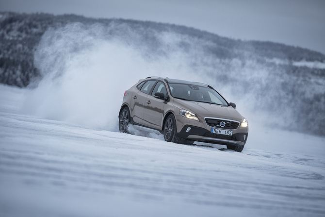 Volvo V40 T4 Summum CC Cross Country Powershift Volvo V40 T4 Summum CC Cross Country Powershift