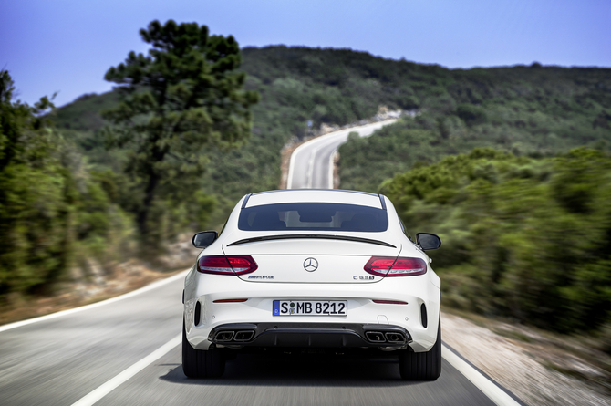 The most powerful C63 S AMG Coupé version can reach 100km/h in 3.9 seconds, 0.4 seconds less than its predecessor The most powerful C63 S AMG Coupé version can reach 100km/h in 3.9 seconds, 0.4 seconds less than its predecessor