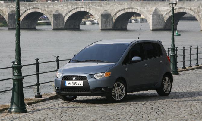 Mitsubishi Colt 1.3 E-Motion AT Mitsubishi Colt 1.3 E-Motion AT