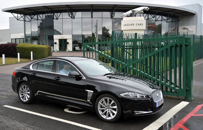 Jaguar XF 2.2D Portfolio Jaguar XF 2.2D Portfolio