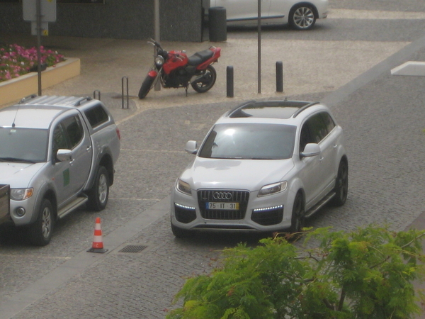 Audi Q7 6.0 V12 TDI quattro Exclusive Audi Q7 6.0 V12 TDI quattro Exclusive
