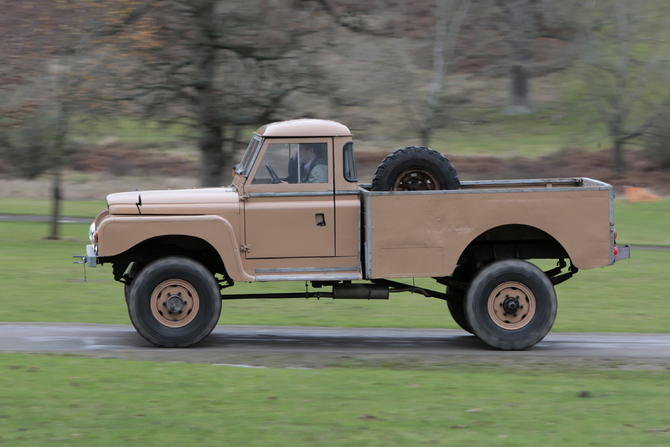 Land Rover Series II 129 Pick Up Land Rover Series II 129 Pick Up