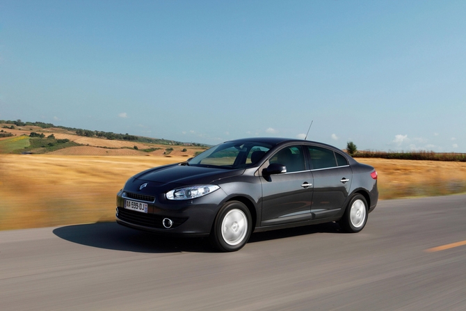 Renault Fluence 1.5 dCi 110cv FAP ECO2 Exclusive Renault Fluence 1.5 dCi 110cv FAP ECO2 Exclusive
