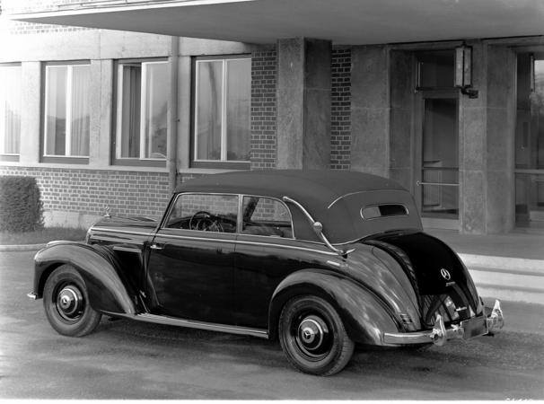 Mercedes-Benz 220 Cabriolet B Mercedes-Benz 220 Cabriolet B
