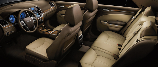 Chrysler's New Flagship: the 300 Luxury Series Sedan Chrysler's New Flagship: the 300 Luxury Series Sedan