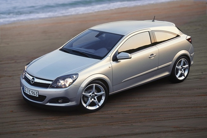 Opel Astra GTC 1.9 CDTI ECOTEC Opel Astra GTC 1.9 CDTI ECOTEC