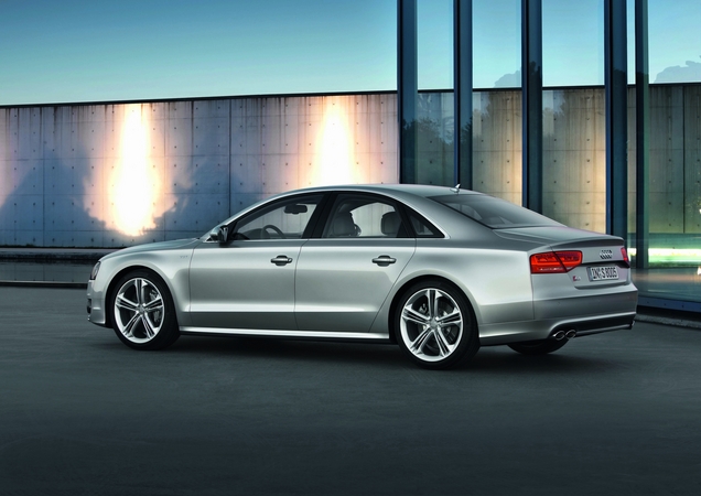 Audi launches new 520 hp S8 Audi launches new 520 hp S8