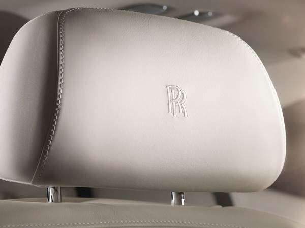 The hides for the leather are hand-selected The hides for the leather are hand-selected