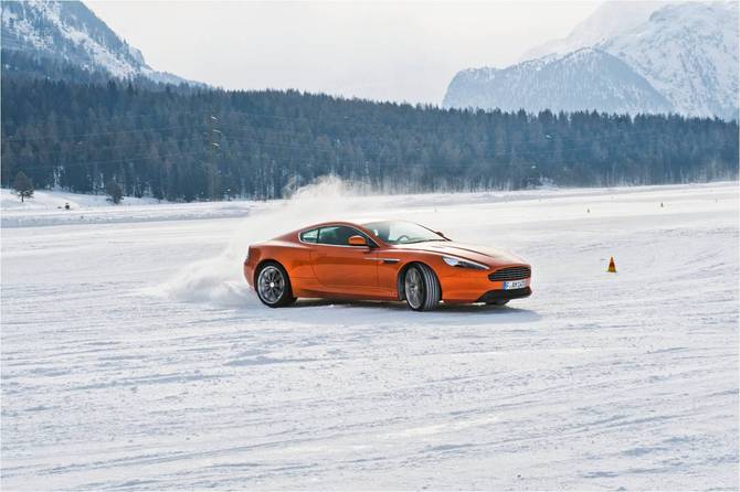 Aston Martin on Ice culmina em vídeo Aston Martin on Ice culmina em vídeo