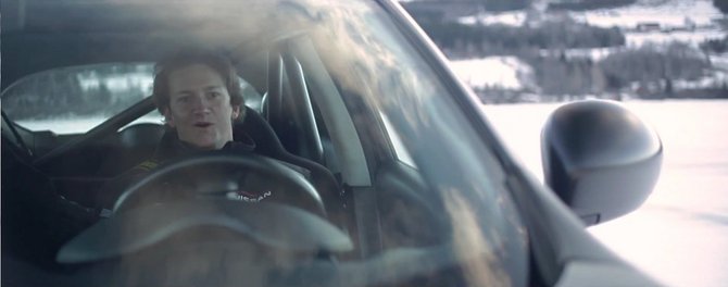Ordonez foi o piloto escolhido para levar o Juke-R para a pista de gelo Ordonez foi o piloto escolhido para levar o Juke-R para a pista de gelo