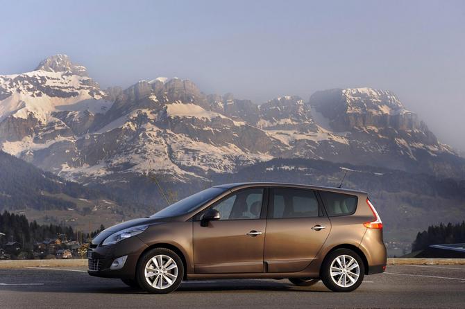 Renault Grand Scénic III 1.9 dCi 130hp FAP Bose Edition Renault Grand Scénic III 1.9 dCi 130hp FAP Bose Edition
