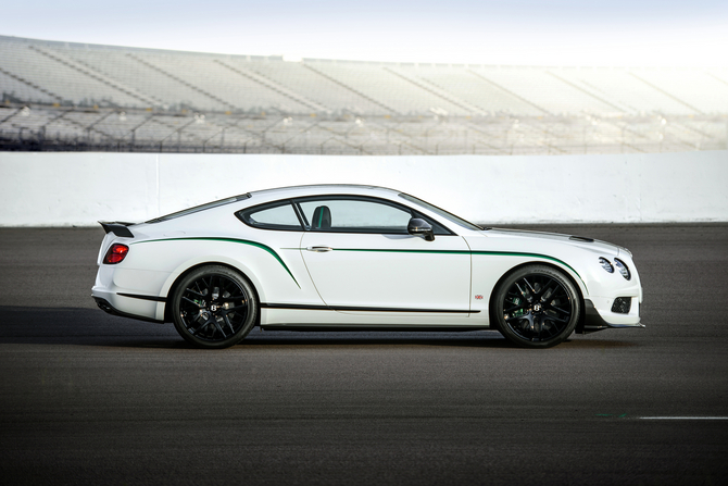 La vectorisation du couple et des rapports plus courts créent la routière Bentley la plus dynamique de tous les temps La vectorisation du couple et des rapports plus courts créent la routière Bentley la plus dynamique de tous les temps