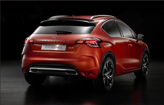 In addition to the original five-door hatchback version, DS will now offer the DS4 Crossback version In addition to the original five-door hatchback version, DS will now offer the DS4 Crossback version
