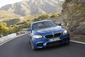 2012 BMW M5 Brings Ton of Tech to Super Saloon