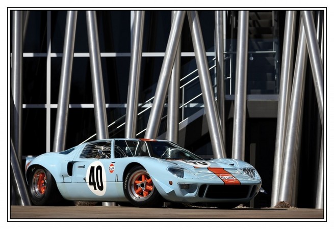 O Gulf/Mirage GT40 competiu nos trials em Le Mans com Jacky Ickx ao volante antes de ser vendido à Solar Productions O Gulf/Mirage GT40 competiu nos trials em Le Mans com Jacky Ickx ao volante antes de ser vendido à Solar Productions