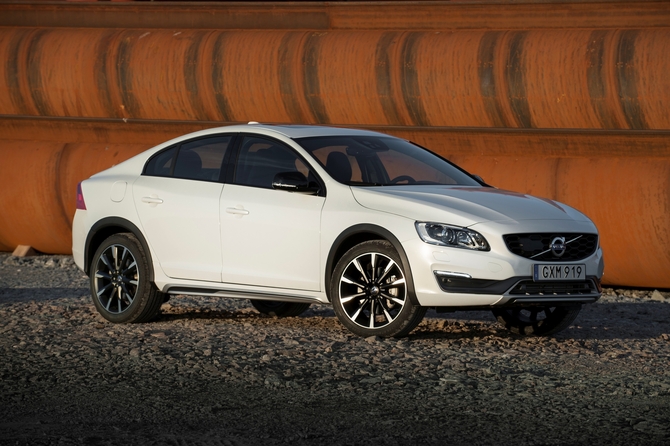 Volvo S60 Cross Country D4 AWD Summum Geartronic Volvo S60 Cross Country D4 AWD Summum Geartronic