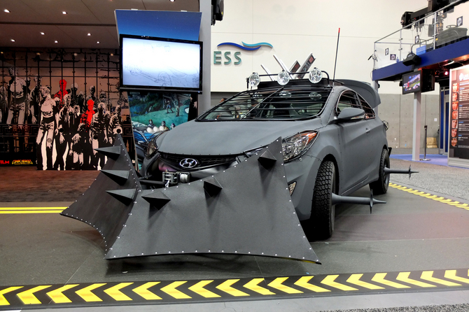 The car celebrates the 100th issue of 'The Walking Dead' The car celebrates the 100th issue of 'The Walking Dead'