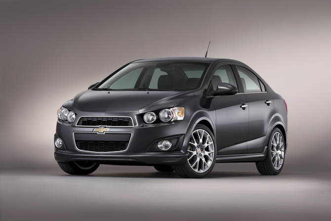 The Dusk gets matte black and stainless steel trim The Dusk gets matte black and stainless steel trim