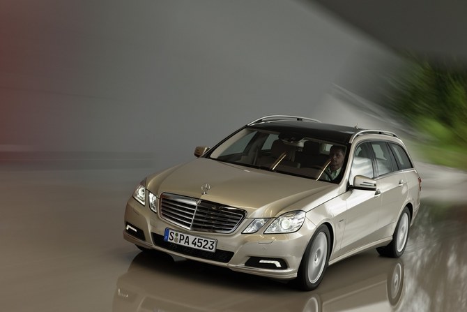 Mercedes-Benz E 350 CGI BlueEfficiency T-Modell Elegance Mercedes-Benz E 350 CGI BlueEfficiency T-Modell Elegance