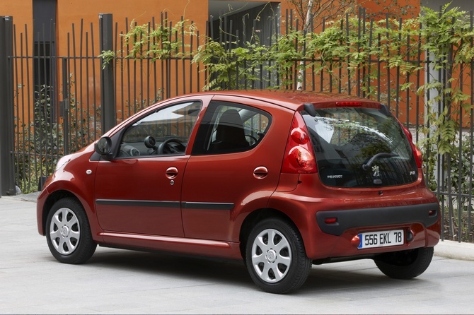 Peugeot 107 Trendy 1.0i 09 Peugeot 107 Trendy 1.0i 09