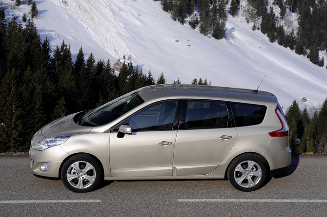 Renault Scénic III 1.5 dCi 110hp FAP ECO2 AT EDC Luxe Renault Scénic III 1.5 dCi 110hp FAP ECO2 AT EDC Luxe
