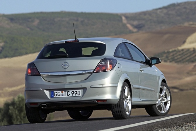 Opel Astra GTC 1.6 ECOTEC Opel Astra GTC 1.6 ECOTEC