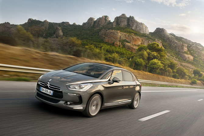 Citroën DS5 und C5 werden sparsamer Citroën DS5 und C5 werden sparsamer