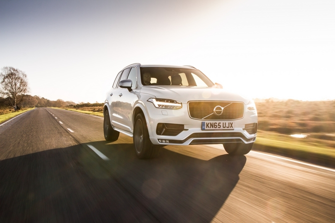 Volvo XC90 D4 R-Design Geartronic Volvo XC90 D4 R-Design Geartronic