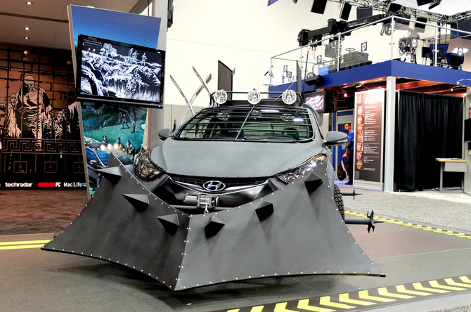 O Elantra Coupe Zombie Survival Machine foi fabricado pela Design Craft e apresentado no Comic-Con O Elantra Coupe Zombie Survival Machine foi fabricado pela Design Craft e apresentado no Comic-Con
