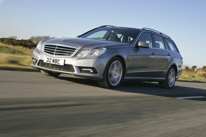 Mercedes-Benz E 250 CDI BlueEfficiency T-Modell Avantgarde Mercedes-Benz E 250 CDI BlueEfficiency T-Modell Avantgarde