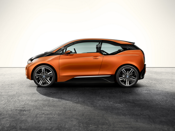 O design mantém-se fiel às linhas principais da marca BMW i O design mantém-se fiel às linhas principais da marca BMW i