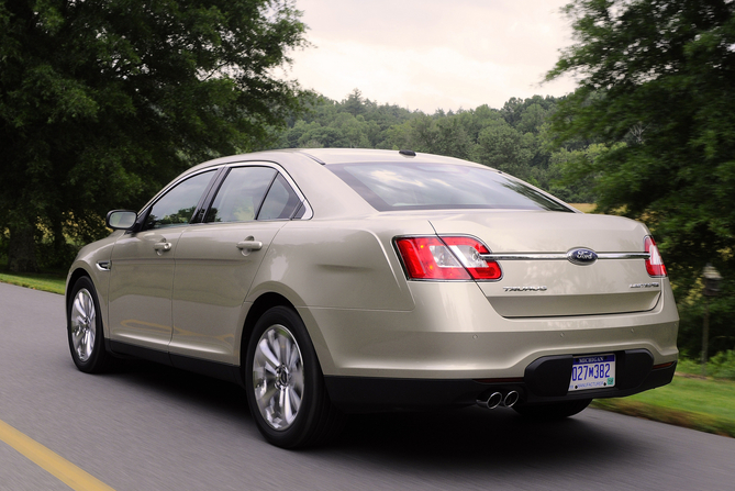 Ford Taurus SE FWD Ford Taurus SE FWD
