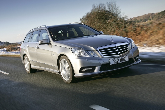 Mercedes-Benz E 220 CDI BlueEfficiency T-Modell Mercedes-Benz E 220 CDI BlueEfficiency T-Modell
