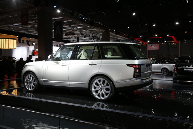 Land Rover revela novo Range Rover Land Rover revela novo Range Rover