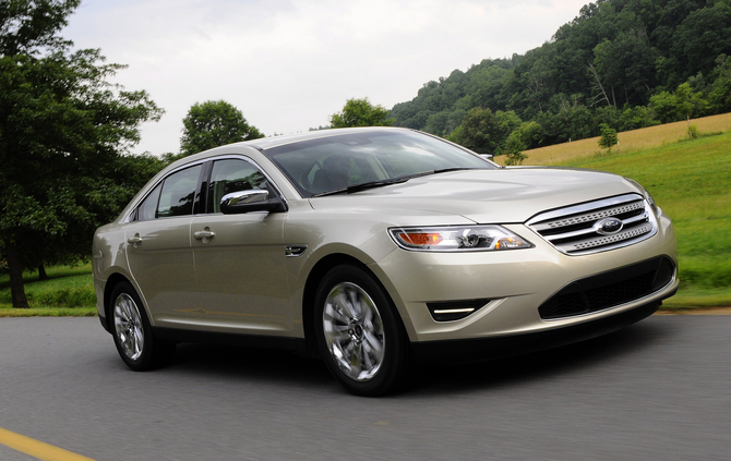 Ford Taurus SE FWD Ford Taurus SE FWD