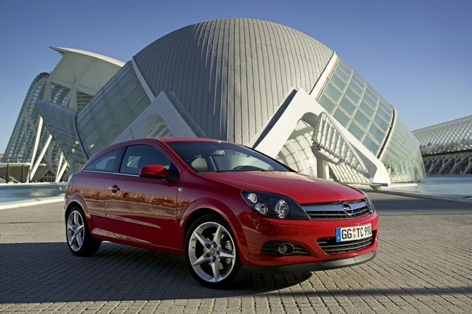 Opel Astra GTC 1.4 TWINPORT ecoFLEX Easytronic Opel Astra GTC 1.4 TWINPORT ecoFLEX Easytronic