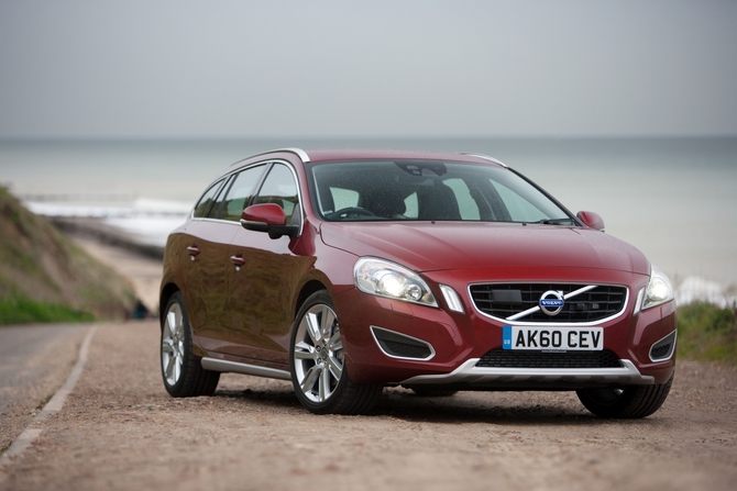 Volvo V60 D4 AWD Geartronic Volvo V60 D4 AWD Geartronic