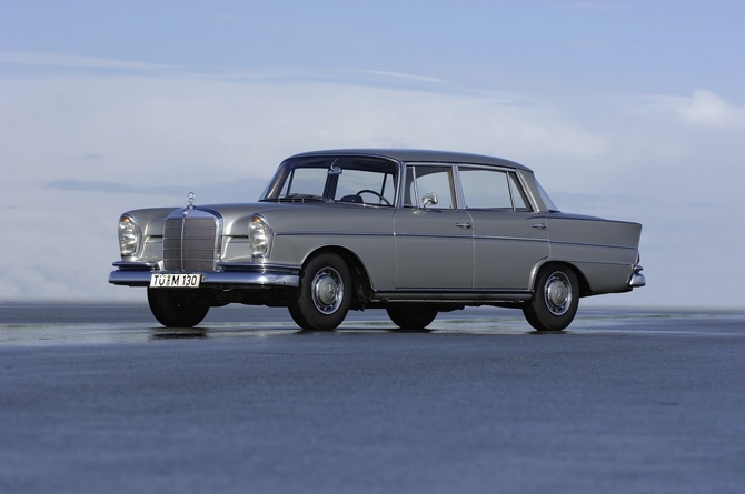 Mercedes-Benz 220 SE Mercedes-Benz 220 SE