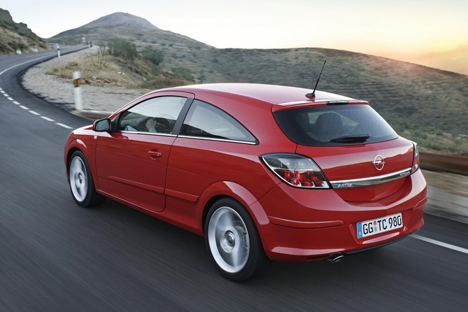 Opel Astra GTC 1.3 CDTI ecoFLEX Opel Astra GTC 1.3 CDTI ecoFLEX