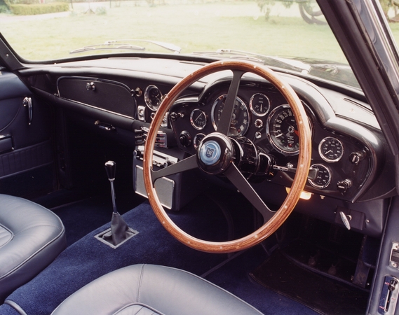 Aston Martin DB6 Volante Aston Martin DB6 Volante