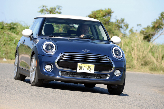 MINI (BMW) One Automatic MINI (BMW) One Automatic