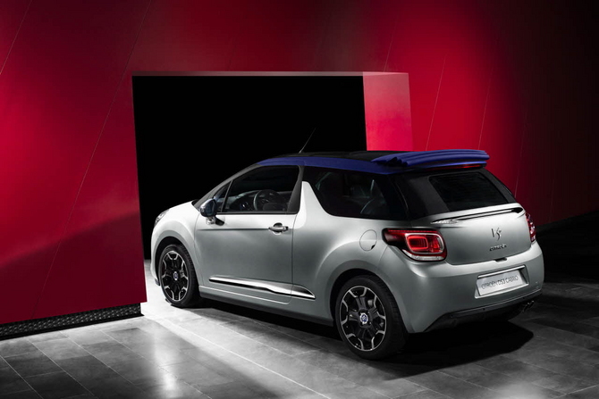 O espaço da mala é o mesmo que a versão hatchback do modelo, uma inovação Citroën O espaço da mala é o mesmo que a versão hatchback do modelo, uma inovação Citroën