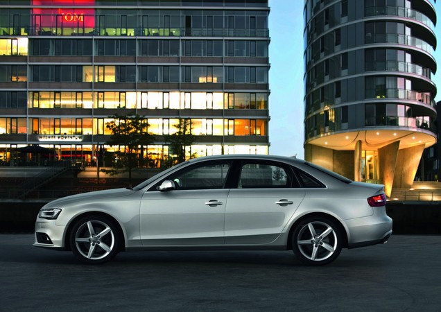 Audi A4 3.0 TFSI quattro S tronic Audi A4 3.0 TFSI quattro S tronic