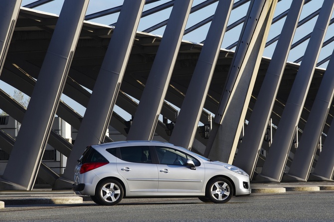Peugeot 207 SW Urban 1.4 75 Peugeot 207 SW Urban 1.4 75