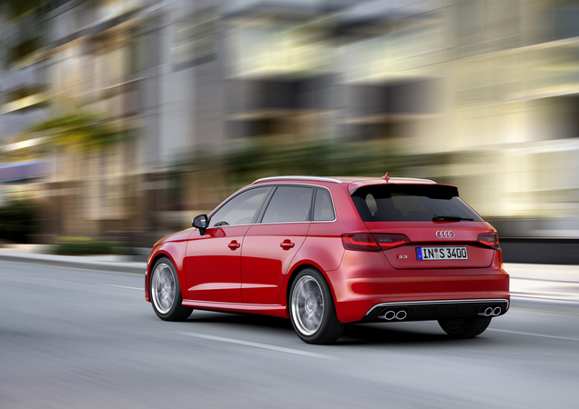 Audi S3 Sportback 2.0 TFSI S tronic quattro Audi S3 Sportback 2.0 TFSI S tronic quattro